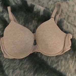 Selling agray bra .